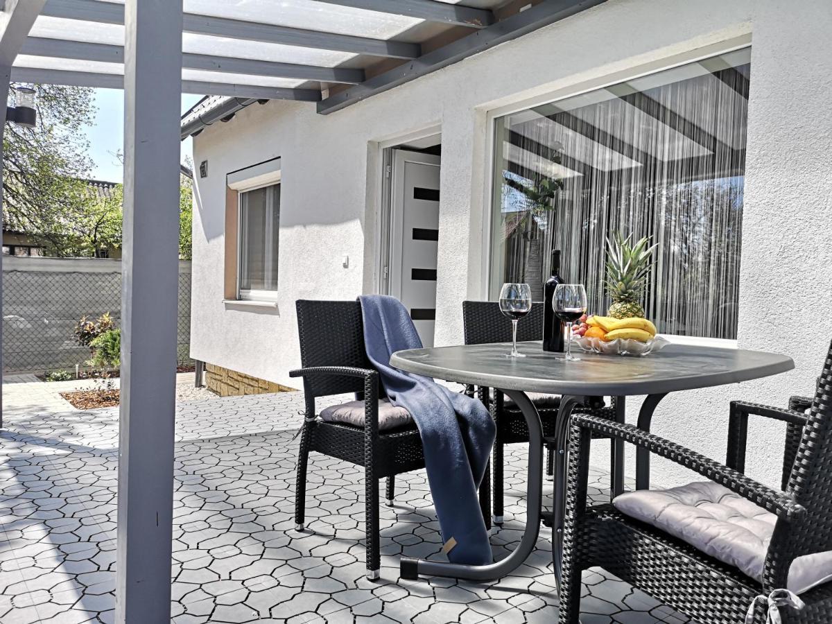 Otium Wellness Apartmanhaz Balatonakarattya Eksteriør billede